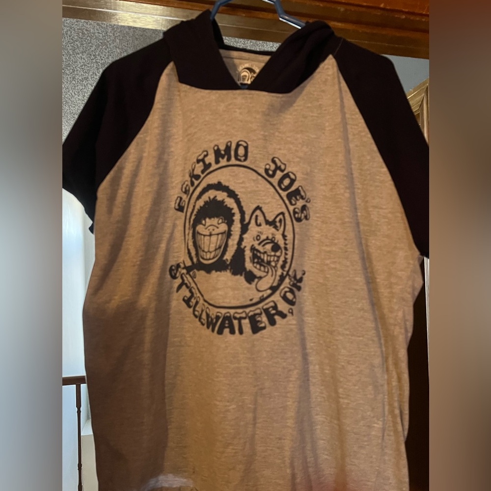 Eskimo Joe’s XL hooded tee